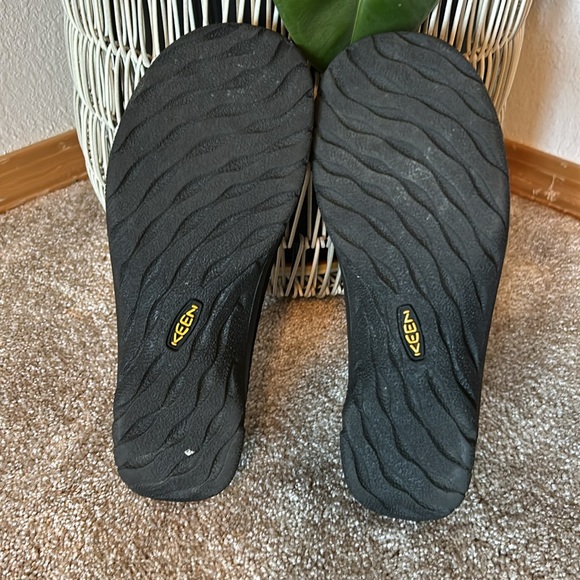 Keen Black Leather Flats Sz: 9.5 - Picture 5 of 5